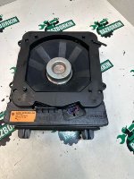 BMW / X1 / Сабвуфер