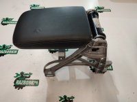 Audi / A5 / Подлокотник