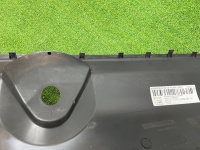 Audi / A4 / Накладка замка капота