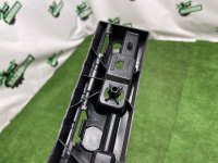 BMW / 7-Series / Крепление порога