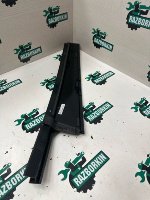 BMW / X5 / Накладка стойки двери