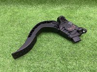 Audi / A4 / Педаль газа