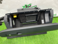 Volkswagen / Touareg / Бардачок Volkswagen / Touareg / Бардачок