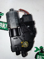 Audi / Q7 / Моторчик люка