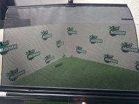 Audi / Q7 / Солнце защитная шторка заднего стекла