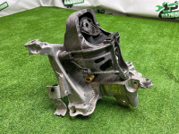 Audi / A6 / Кронштейн подрамника