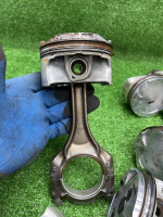 BMW / 7-Series / Поршень