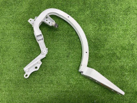 Audi / A6 / Петля крышки багажника