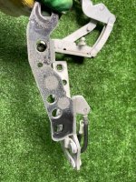 BMW / M6 / Петля капота