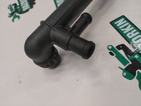 Audi / Q3 / Патрубок системы охлаждения