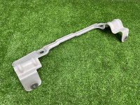 Audi / A6 / Кронштейн крыла