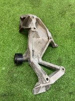 Volkswagen / Touareg / Кронштейн генератора