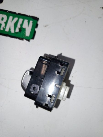 Mercedes-Benz / GLC 250d 4-matic / Кнопка регулировки сидения