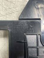 BMW / 7-Series / Кронштейн воздуховода