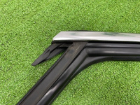 Audi / A6 / Уплотнитель стекла двери