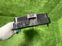 Mercedes-Benz / 300E / Крышка блока предохранителей