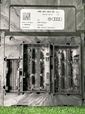 Audi / A6 / Блок комфорта