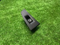 BMW / 1-Series / Кнопка стеклоподъемника