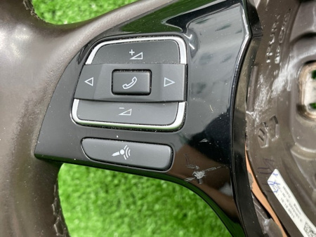 Volkswagen / Touareg / Руль в сборе с подушкой