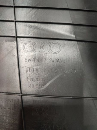 Audi / A5 / Накладка стойки