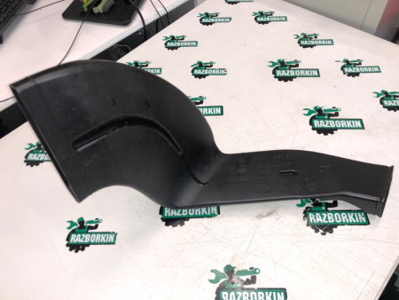 Mercedes-Benz / GLC 250d 4-matic / Воздуховод для ног