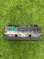 Audi / Q8 / Кнопка парктроника