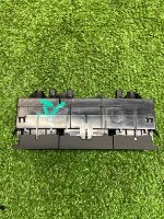 Audi / Q8 / Кнопка парктроника