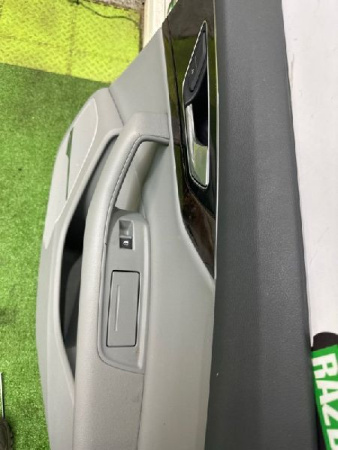 Audi / Q7 / Обшивка двери
