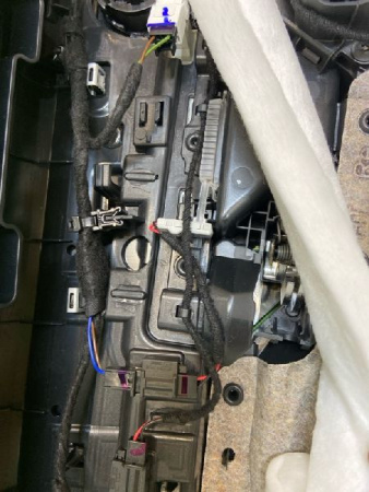 Volkswagen / Touareg / Обшивка двери