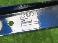 Audi / A6 / Петля крышки багажника