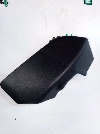 Mercedes-Benz / GLC 250d 4-matic / Накладка стойки