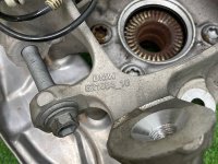 BMW / 7-Series / Кулак поворотный