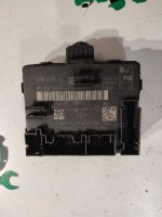 Volkswagen / Touareg / Блок управления двери