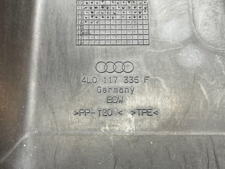 Audi / Q7 / Воздуховод