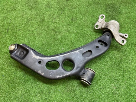 BMW / 1-Series / Рычаг подвески