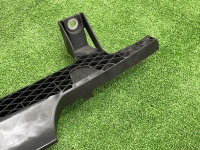 Volkswagen / Touareg / Кронштейн бампера