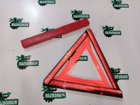 Audi / A4 / Знак аварийной остановки