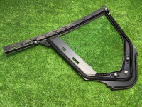 BMW / 1-Series / Форточка двери