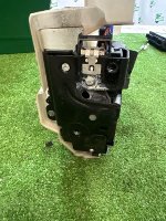 Volkswagen / Touareg / Замок двери Volkswagen / Touareg / Замок двери