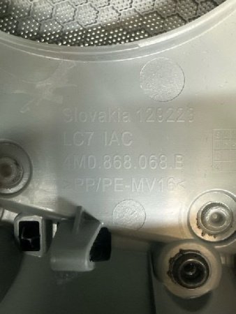 Audi / Q7 / Обшивка двери