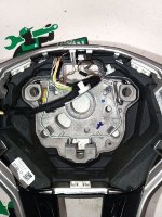 Volkswagen / Touareg / Руль