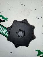 Volkswagen / Touareg / Крепеж запасного колеса Volkswagen / Touareg / Крепеж запасного колеса