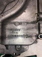 Porsche / Cayenne / Крышка двигателя