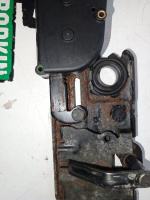 Audi / A6 / Замок багажника