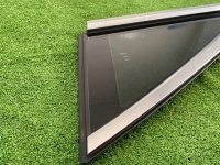 Audi / A6 / Стекло заднего крыла