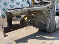 Audi / Q8 / Боковина