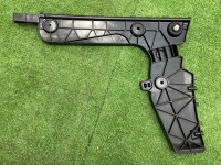 Audi / A6 / Направляющая бампера