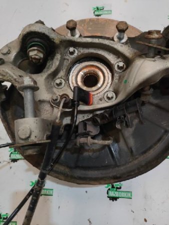 Mercedes-Benz / E-Class / Цапфа