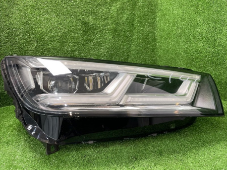 Audi / Q5 / Фара