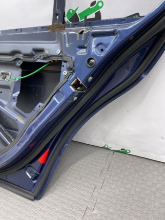 BMW / ALPINA B10 / Дверь боковая